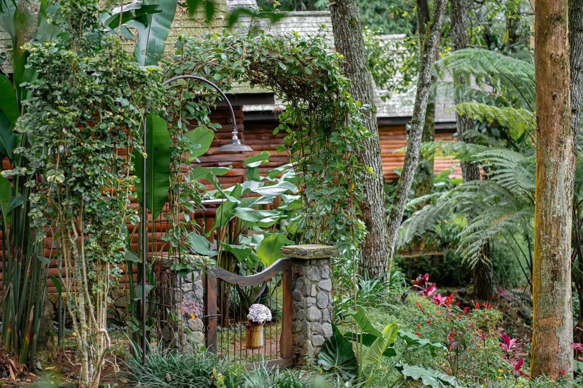 Taman Wisata Bougenville Malabar (Bandung) Exterior foto